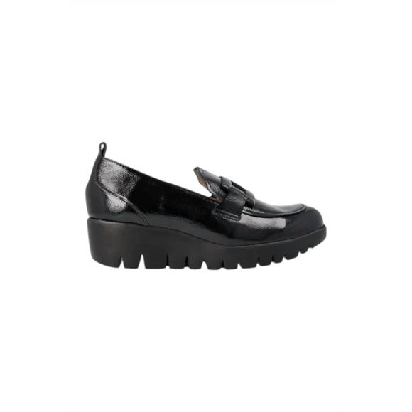 NEW WONDERS women's fly rings moccasins shoes in black patent - Picture 2 of 4